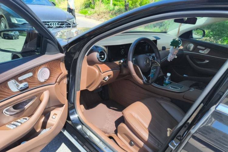 Used Mercedes-Benz E-Class 2022 E 300 L Luxury Model Interior 3