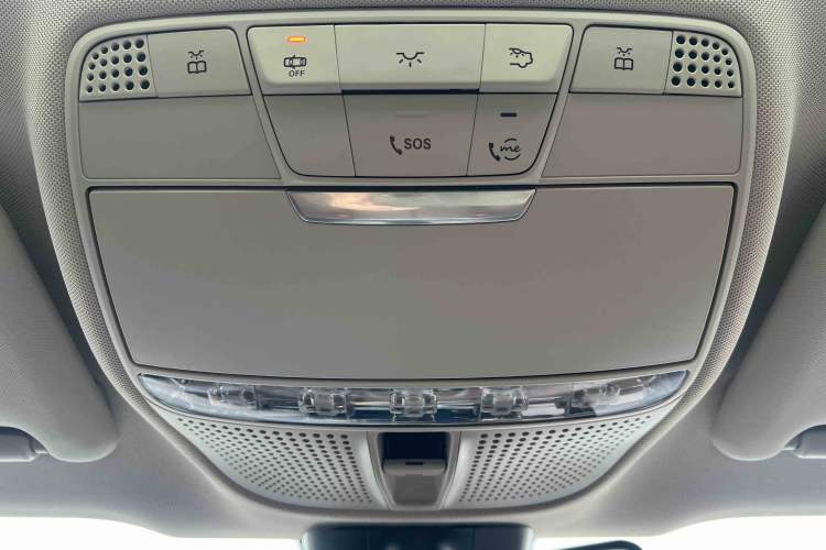Used Mercedes-Benz E-Class 2022 E 300 L Stylish Model Interior 3