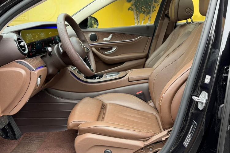 Used Mercedes-Benz E-Class 2022 Second Facelift E 260 L Interior 3