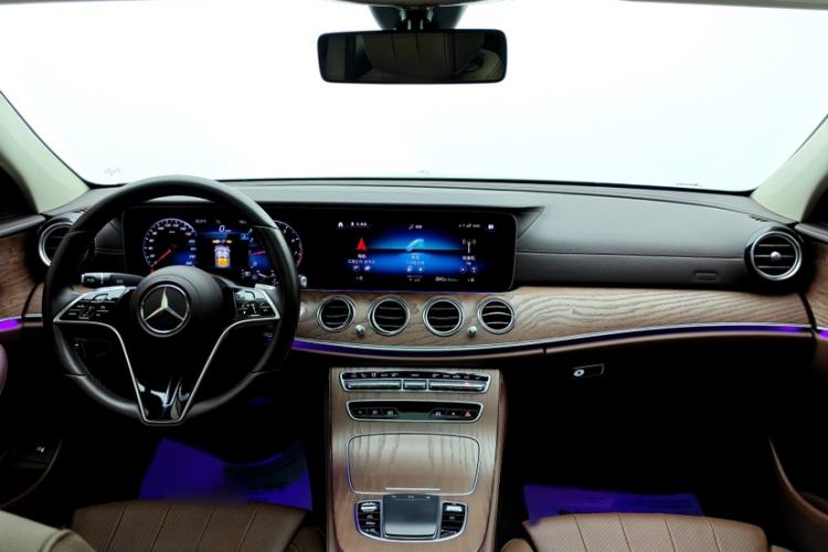 Used Mercedes-Benz E-Class 2022 Updated E 300 L Stylish Edition Interior 3