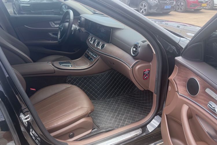 Used Mercedes-Benz E-Class 2022 E 300 L Stylish Model Interior 4