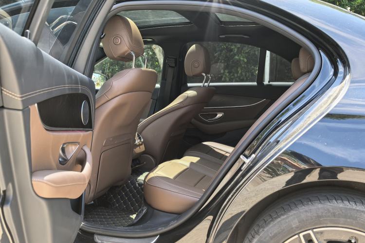 Used Mercedes-Benz E-Class 2022 E 260 Stylish Sports Edition Interior 4