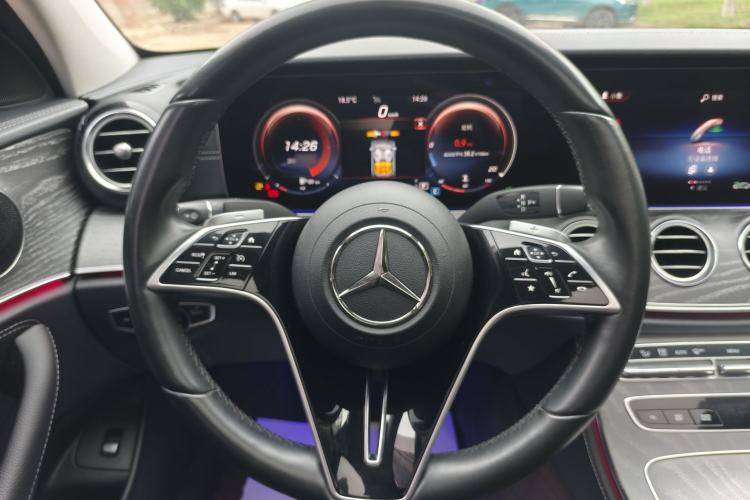 Used Mercedes-Benz E-Class 2022 Second Facelift E 300 L Fashion Edition Interior 4