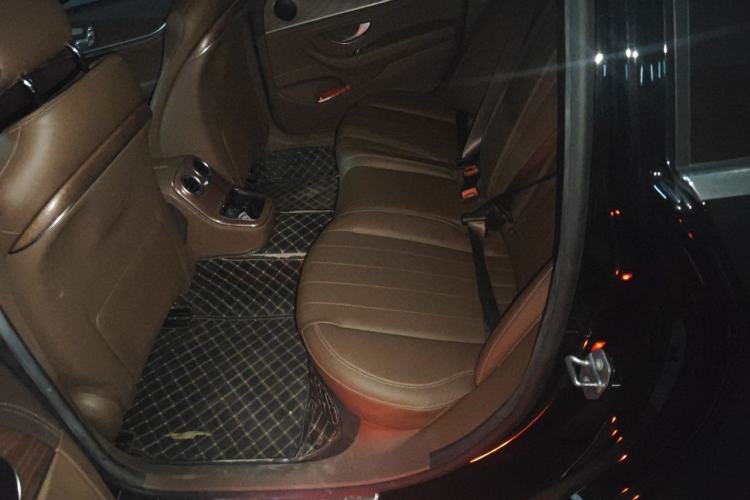 Used Mercedes-Benz E-Class 2022 Updated E 300 L Stylish Edition Interior 4