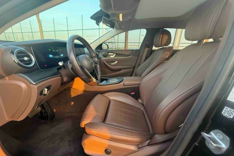 Used Mercedes-Benz E-Class 2022 Updated E 300 L Stylish Edition Interior 4