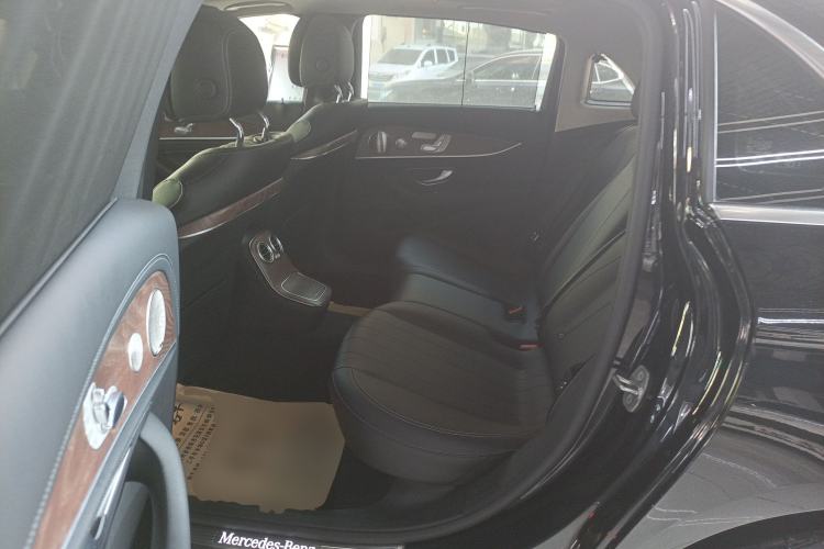 Used Mercedes-Benz E-Class 2022 Updated E 300 L Luxury Edition Interior 4