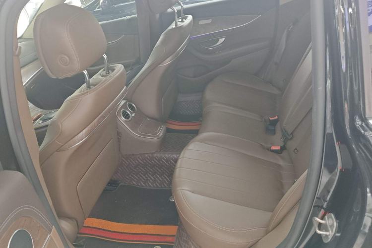 Used Mercedes-Benz E-Class 2022 Updated E 300 L Stylish Edition Interior 4