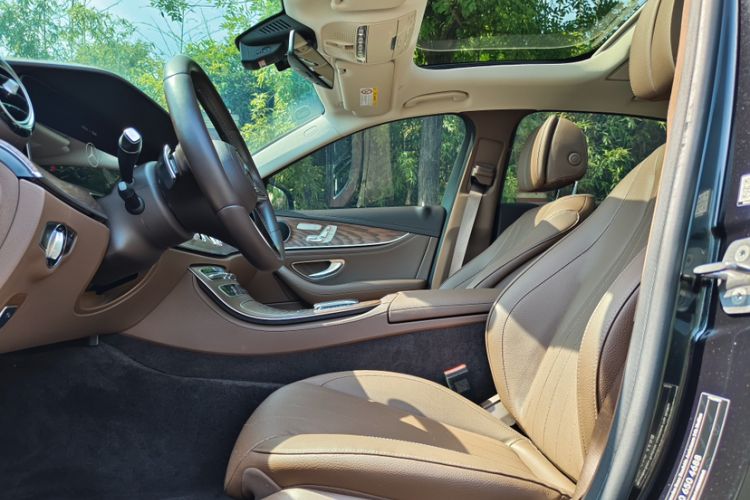 Used Mercedes-Benz E-Class 2022 Revised Version E 300 L Fashion Edition Interior 4