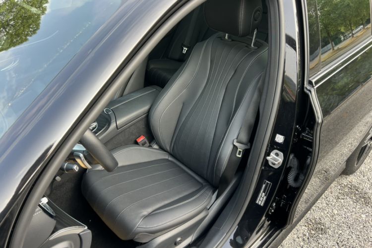 Used Mercedes-Benz E-Class 2022 E 260 Stylish Sports Edition Interior 4