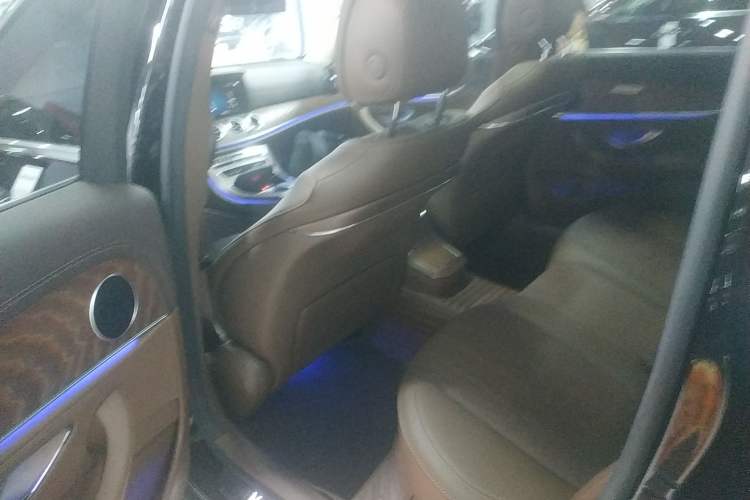 Used Mercedes-Benz E-Class 2022 Updated E 300 L Stylish Edition Interior 4