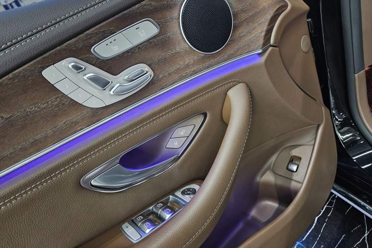 Used Mercedes-Benz E-Class 2022 Revised Version E 300 L Fashion Edition Interior 4