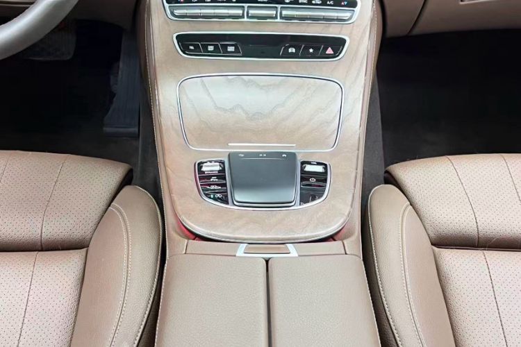 Used Mercedes-Benz E-Class 2022 Updated E 300 L Stylish Edition Interior 4