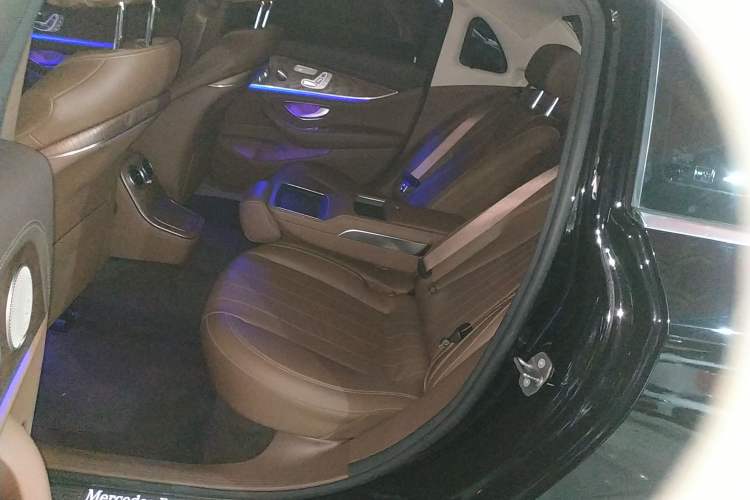 Used Mercedes-Benz E-Class 2022 E 300 L Luxury Model Interior 4