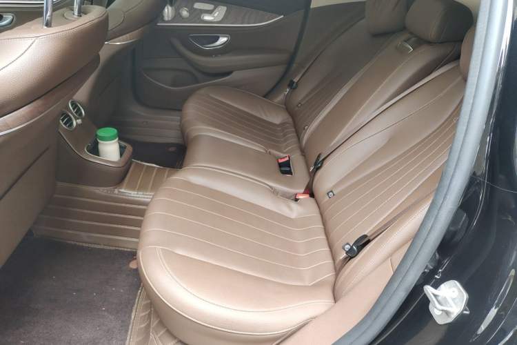 Used Mercedes-Benz E-Class 2022 E 300 L Luxury Model Interior 4