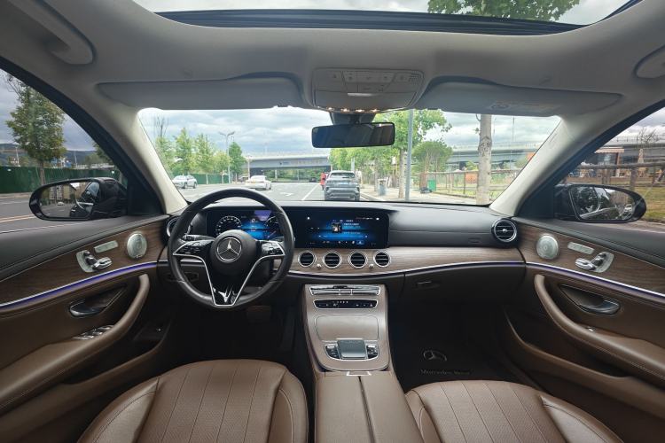 Used Mercedes-Benz E-Class 2022 Revised Version E 300 L Luxury Edition Interior 4