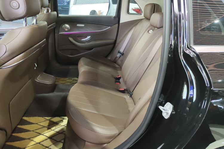 Used Mercedes-Benz E-Class 2022 E 260 L Interior 4