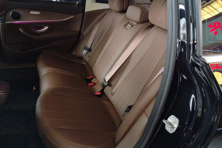 Used Mercedes-Benz E-Class 2022 E 300 L Stylish Model Interior 4