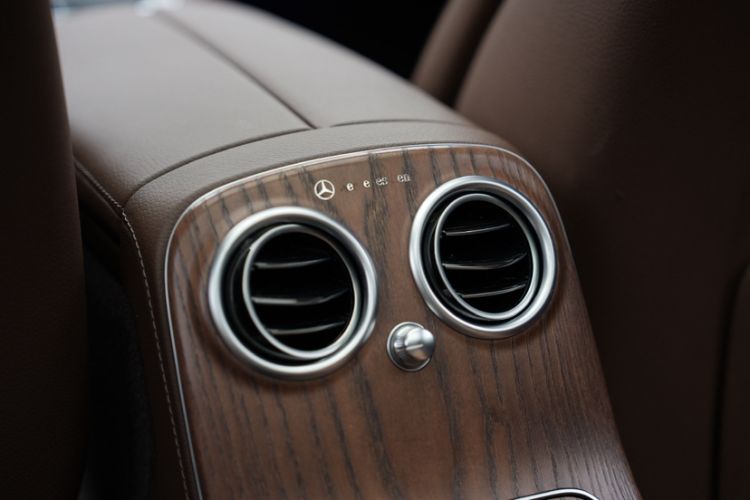 Used Mercedes-Benz E-Class 2022 Second Facelift E 260 L Interior 4