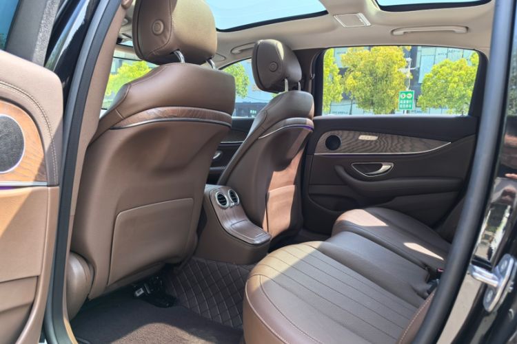 Used Mercedes-Benz E-Class 2022 Updated E 300 L Stylish Edition Interior 4