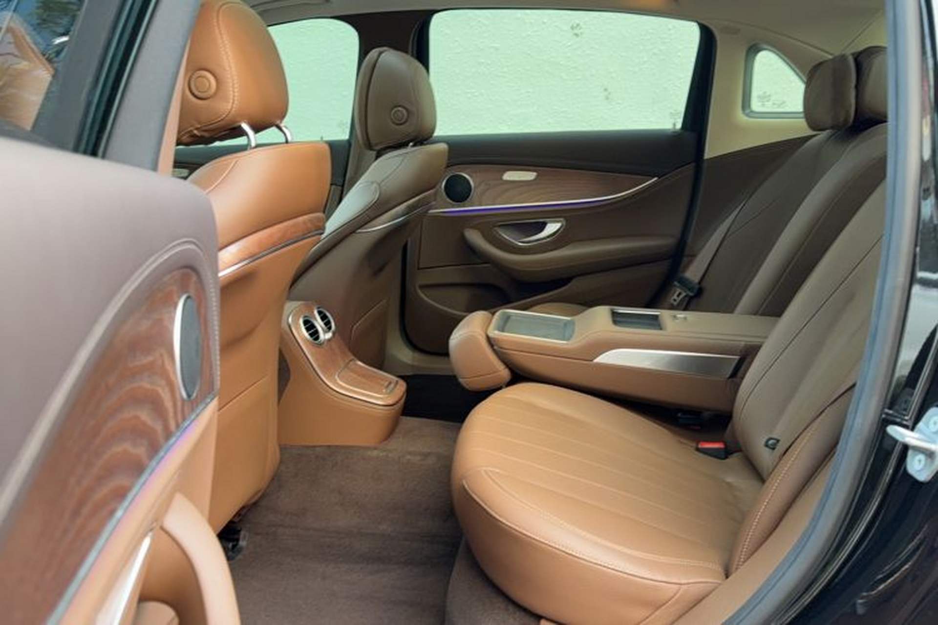 Used Mercedes-Benz E-Class 2022 Second Facelift E 300 L Fashion Edition Interior 4