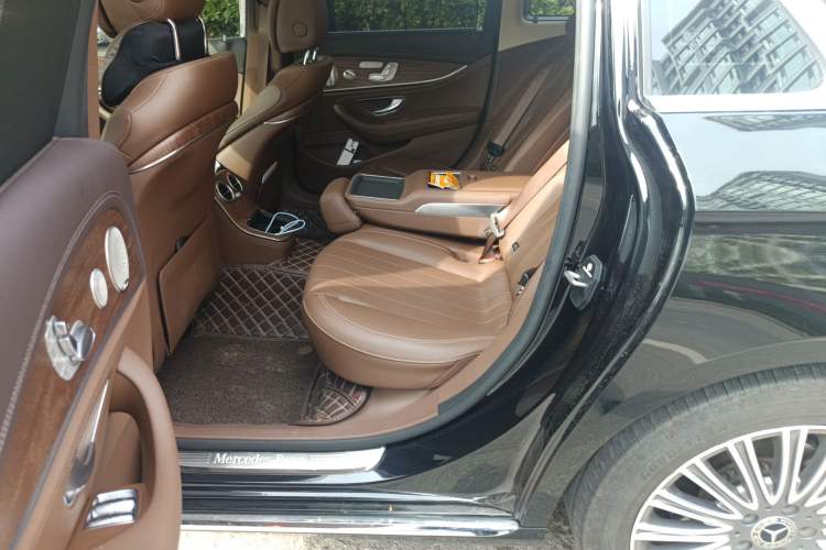 Used Mercedes-Benz E-Class 2022 Revised Version E 300 L Luxury Edition Interior 4