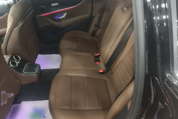 Used Mercedes-Benz E-Class 2022 Revised Version E 300 L Sporty and Stylish Edition Interior 4