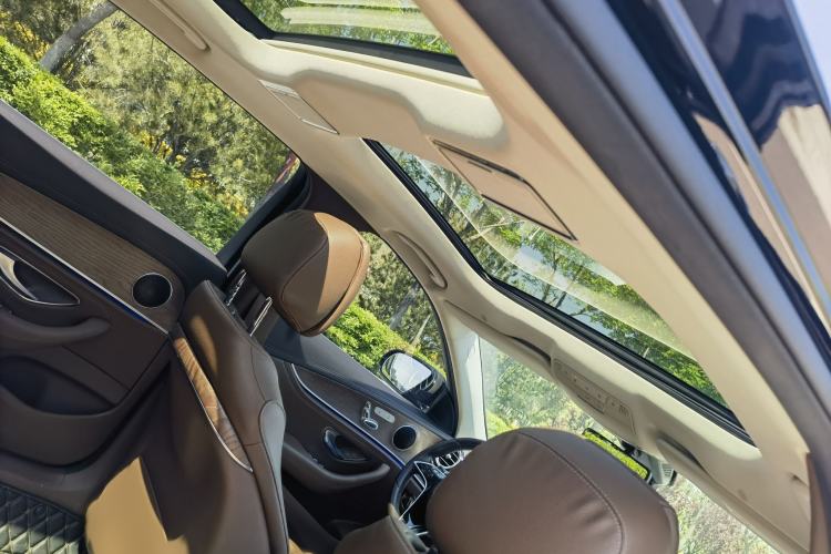 Used Mercedes-Benz E-Class 2022 Updated E 300 L Stylish Edition Interior 4