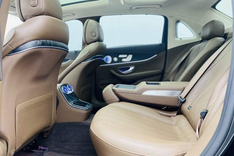 Used Mercedes-Benz E-Class 2022 Updated E 300 L Luxury Edition Interior 4