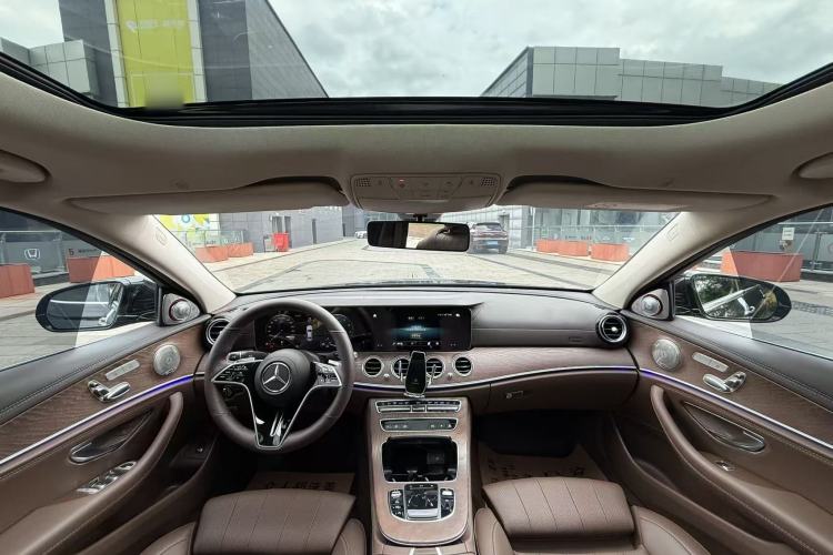 Used Mercedes-Benz E-Class 2022 Updated E 300 L Stylish Edition Interior 4