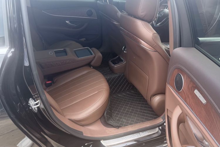 Used Mercedes-Benz E-Class 2022 E 300 L Stylish Model Interior 5