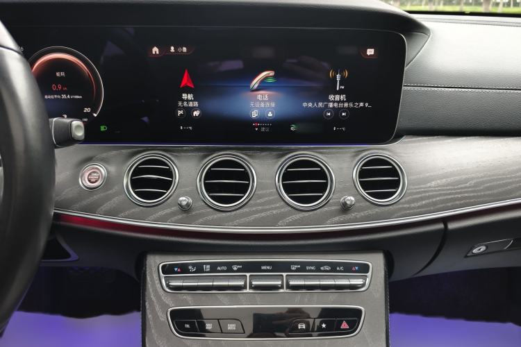 Used Mercedes-Benz E-Class 2022 Second Facelift E 300 L Fashion Edition Interior 5
