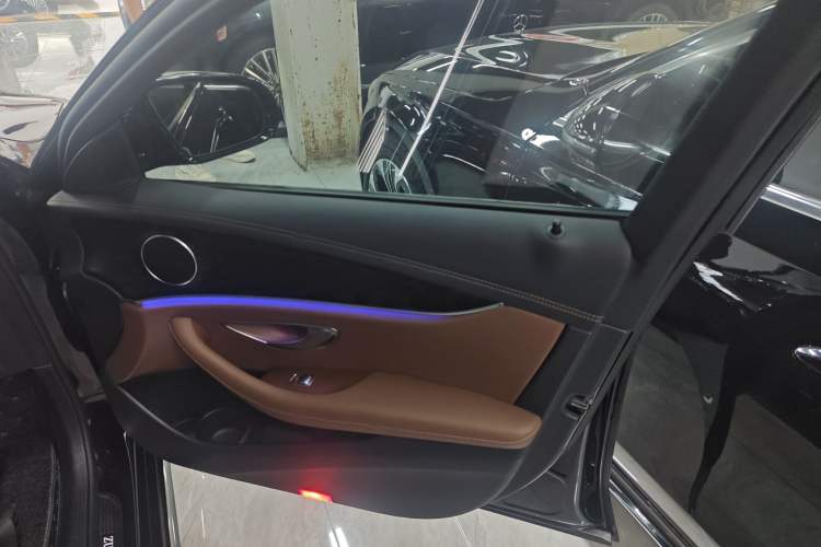 Used Mercedes-Benz E-Class 2022 E 260 Stylish Sports Edition Interior 5