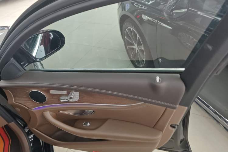 Used Mercedes-Benz E-Class 2022 Updated E 300 L Stylish Edition Interior 5