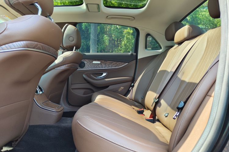 Used Mercedes-Benz E-Class 2022 Revised Version E 300 L Fashion Edition Interior 5