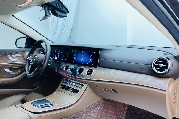 Used Mercedes-Benz E-Class 2022 Second Facelift E 300 L Luxury Edition Interior 5