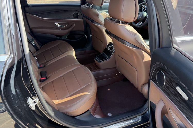 Used Mercedes-Benz E-Class 2022 E 300 L Sporty and Stylish Model Interior 5