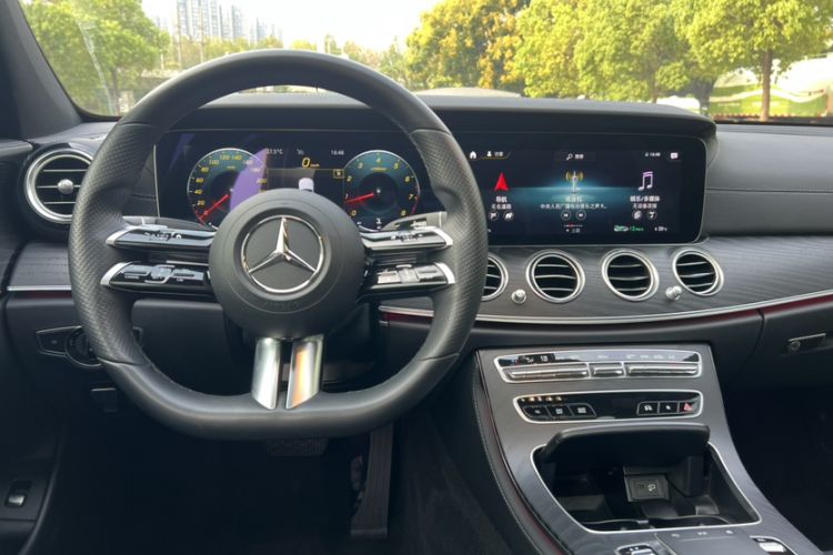 Used Mercedes-Benz E-Class 2022 E 260 Stylish Sports Edition Interior 5