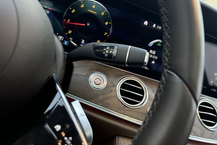 Used Mercedes-Benz E-Class 2022 Revised Version E 300 L Luxury Edition Interior 5