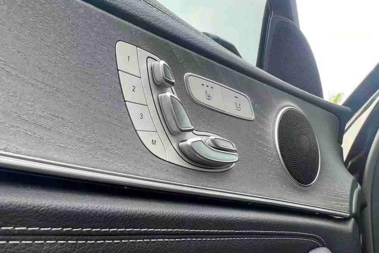 Used Mercedes-Benz E-Class 2022 Revised Version E 300 L Sporty and Stylish Edition Interior 5
