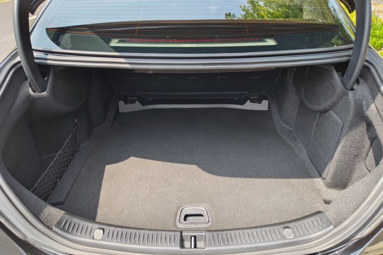 Used Mercedes-Benz E-Class 2022 Second Facelift E 300 L Luxury Edition Interior 5