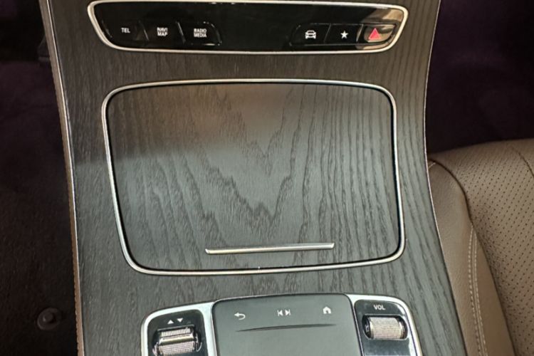 Used Mercedes-Benz E-Class 2022 Revised Version E 300 L Luxury Edition Interior 5