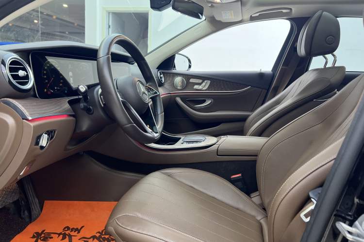 Used Mercedes-Benz E-Class 2022 Revised Version E 300 L Luxury Edition Interior 6