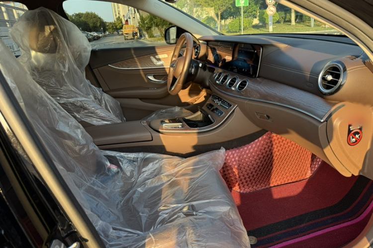 Used Mercedes-Benz E-Class 2022 Second Facelift E 300 L Fashion Edition Interior 6