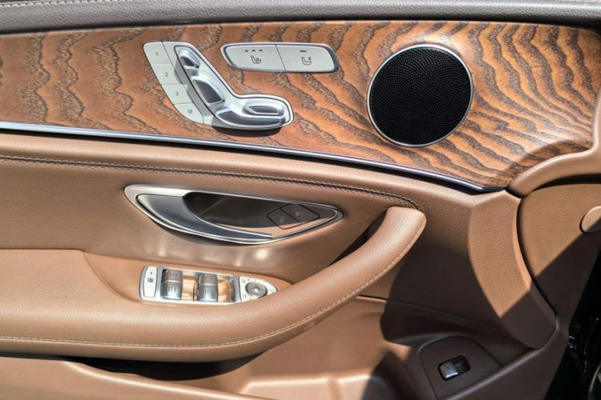 Used Mercedes-Benz E-Class 2022 Updated E 300 L Stylish Edition Interior 6