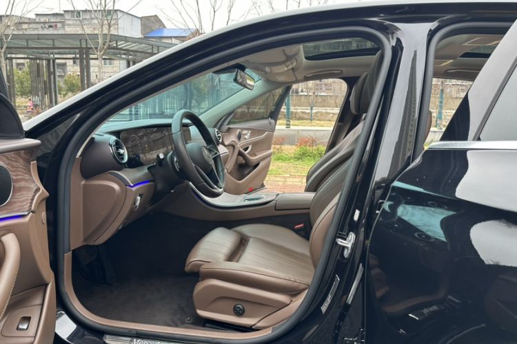 Used Mercedes-Benz E-Class 2022 Second Facelift E 300 L Fashion Edition Interior 6