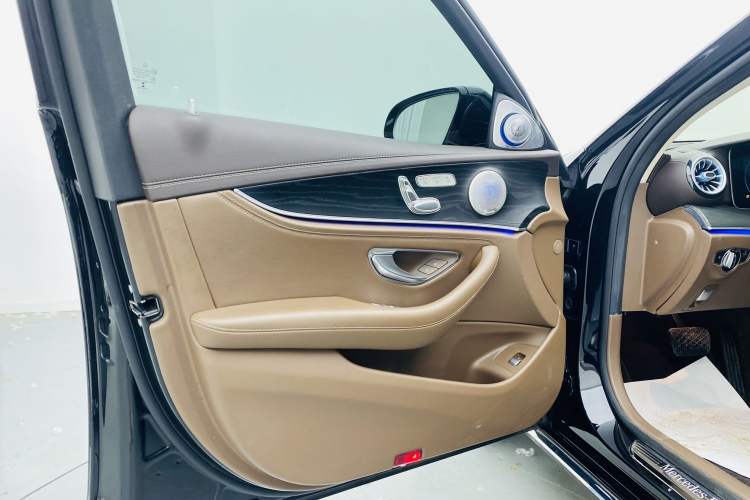 Used Mercedes-Benz E-Class 2022 Updated E 300 L Luxury Edition Interior 6
