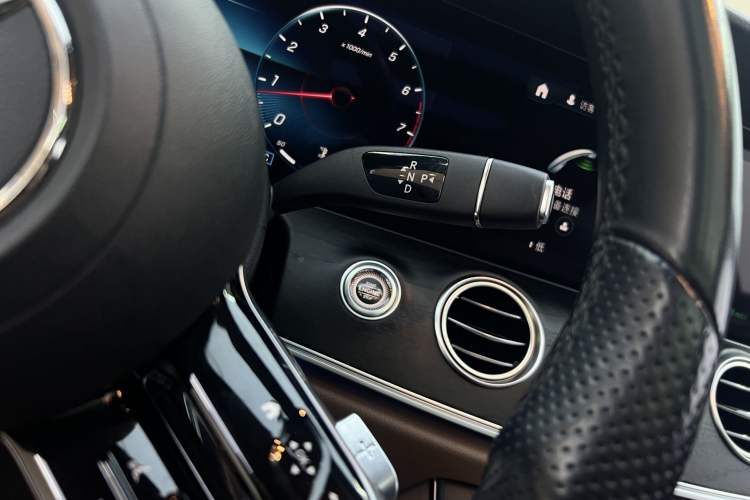 Used Mercedes-Benz E-Class 2022 E 260 Stylish Sports Edition Interior 6