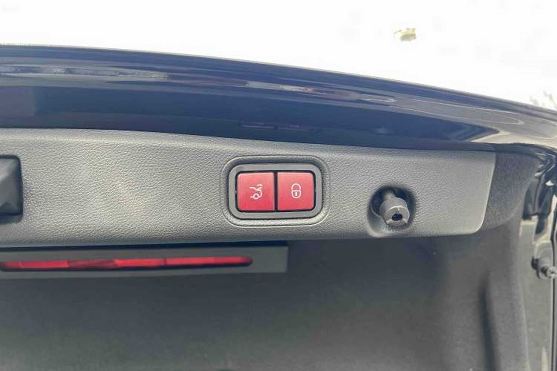 Used Mercedes-Benz E-Class 2022 E 300 L Stylish Model Interior 6