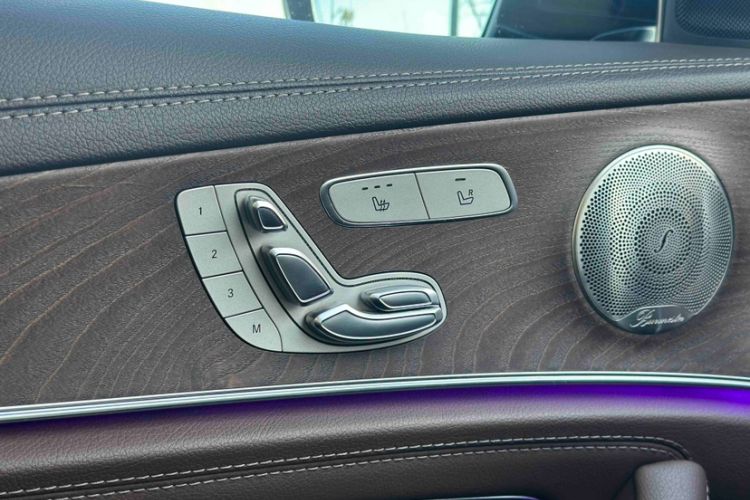 Used Mercedes-Benz E-Class 2022 E 300 L Luxury Model Interior 6