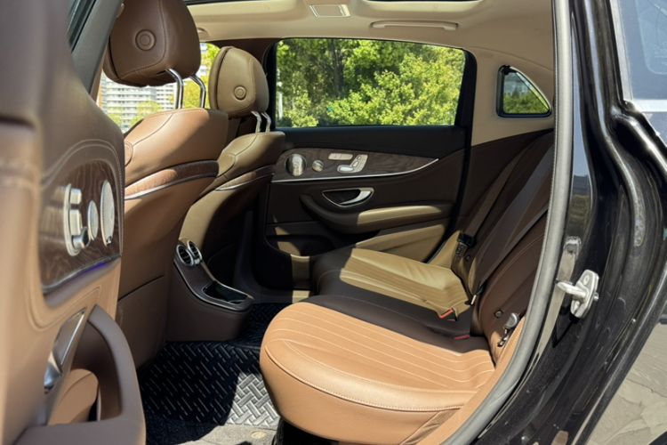 Used Mercedes-Benz E-Class 2022 Revised Version E 300 L Luxury Edition Interior 7